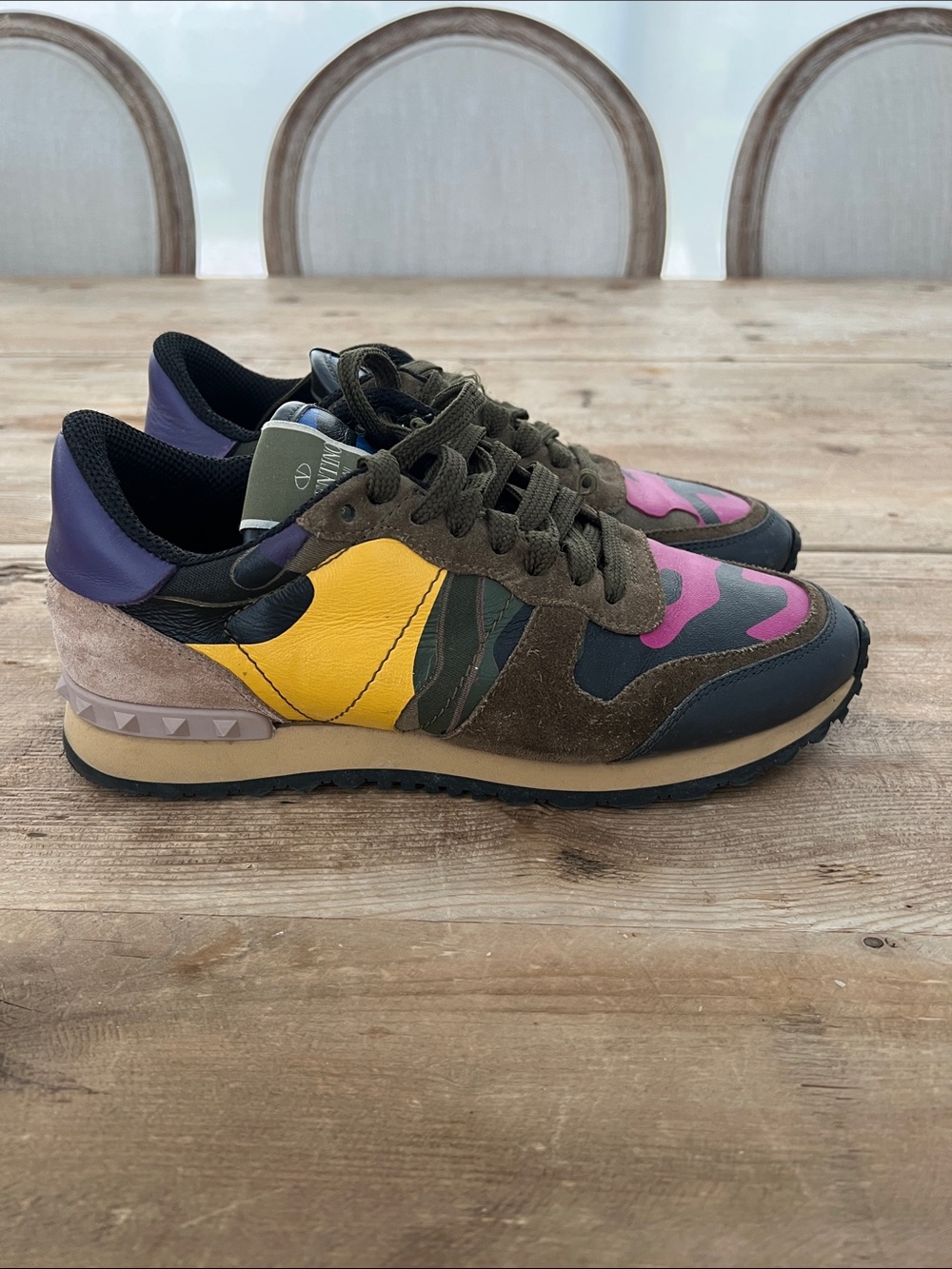 Valentino women’s Multicolor Camouflage Low-Top Sneakers 
authentic!!!!